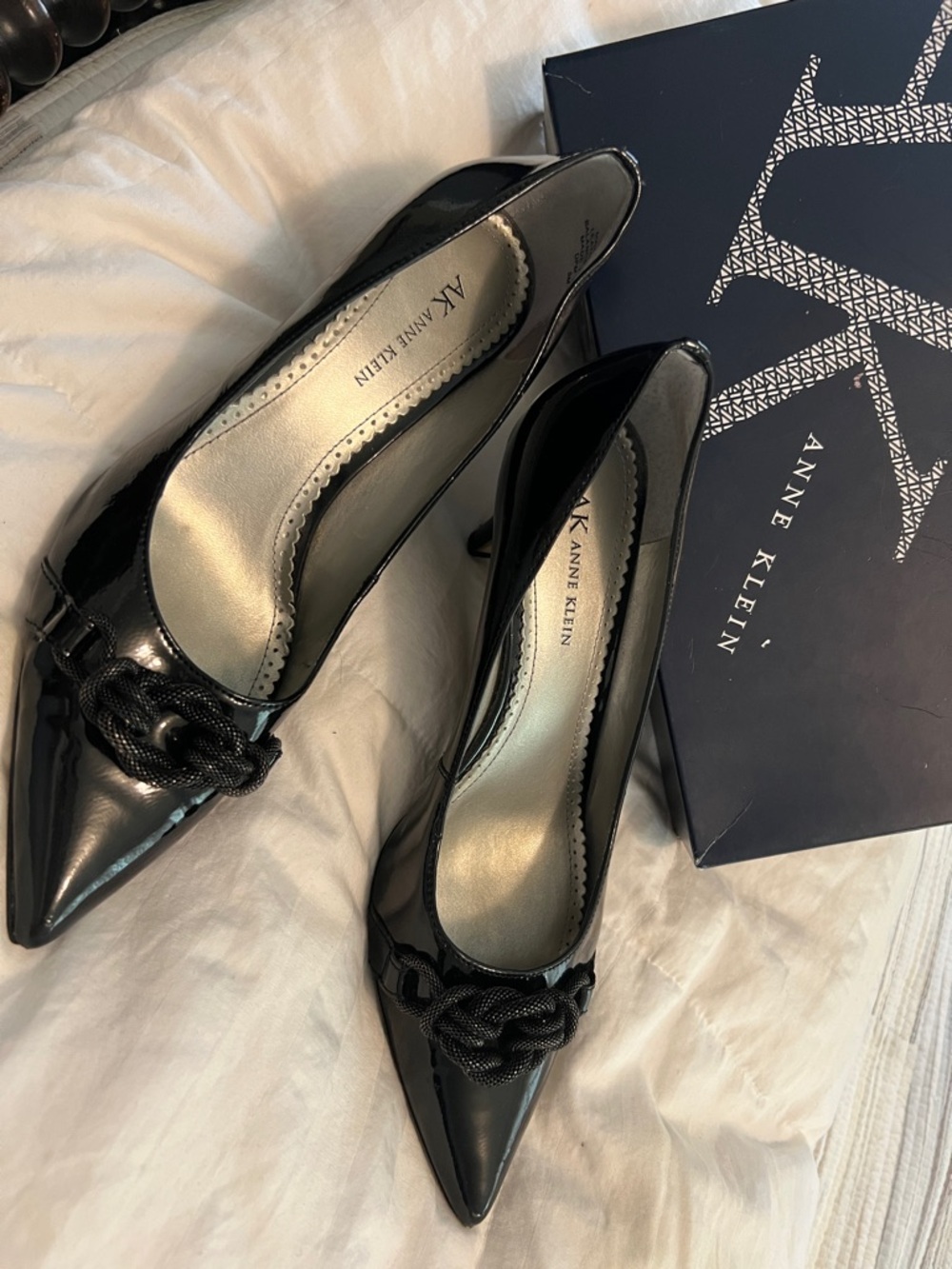 Anne Klein Black Patent Pointed Toe Knot Pumps